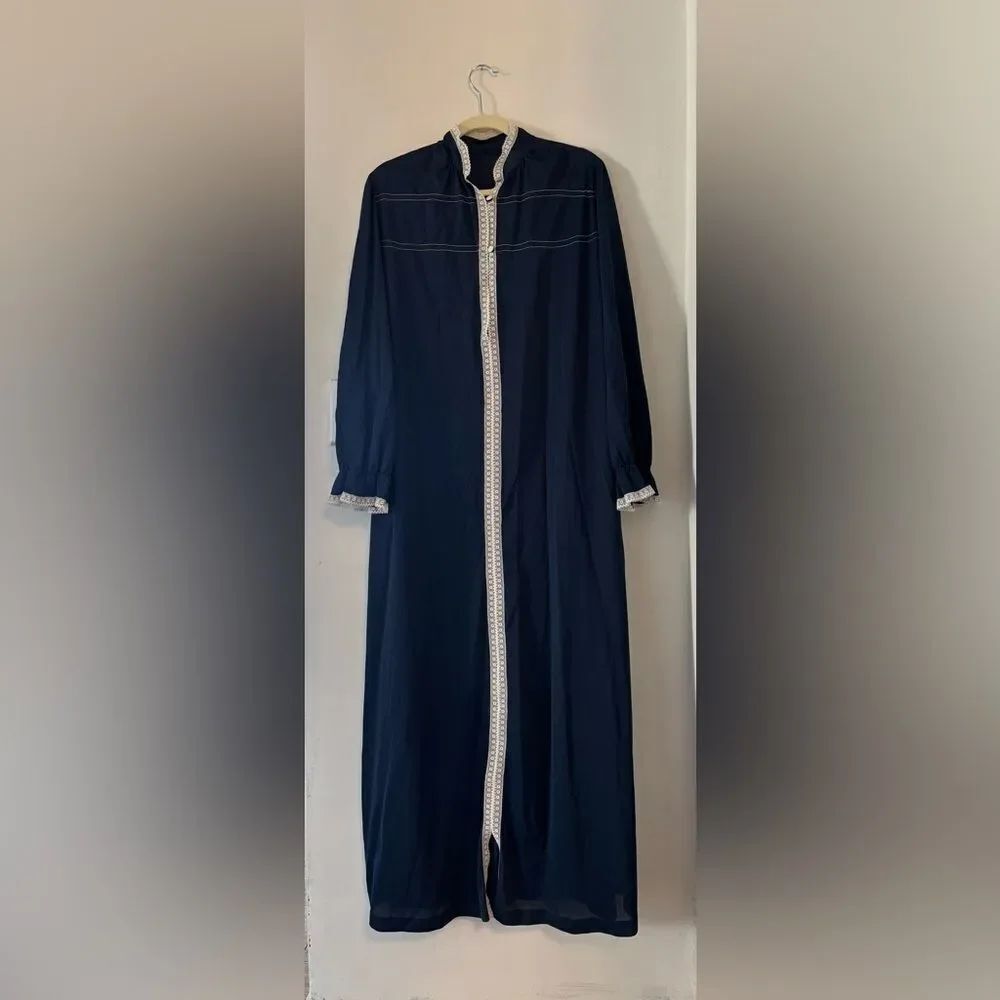 🎀 Vintage 🎀 Rutledge Elegant Navy Blue Lace Trimmed Nightgown Size Medium